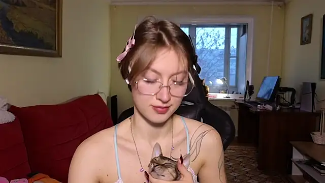 MalvinaBlum online show from 11/18/25, 02:27