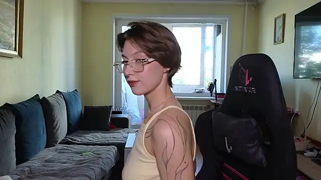 MalvinaBlum online show from 06/04/26, 04:06