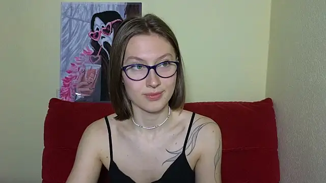 Snapshot of MalvinaBlum chatting on 12/12/24, 02:15 MalvinaBlum online show from 12/12/24, 02:15