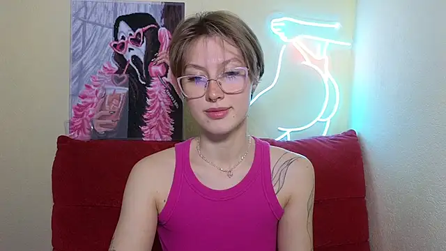 Snapshot of MalvinaBlum chatting on 10/20/25, 04:36 MalvinaBlum online show from 10/20/25, 04:36