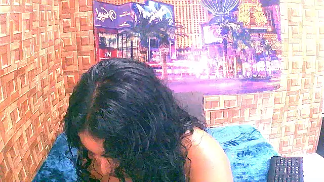 Snapshot of IndianAngel4u chatting on 03/27/26, 05:38 IndianAngel4u online show from 03/27/26, 05:38