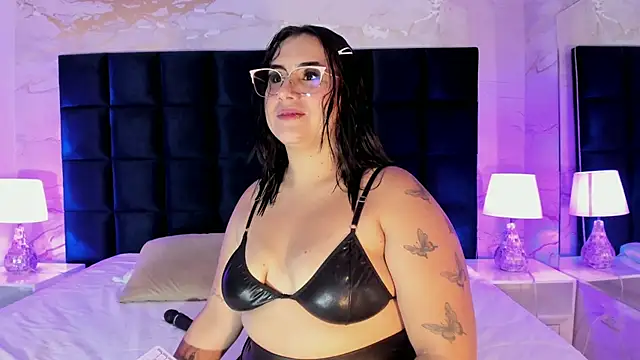 sabrinamilani online show from 09/30/25, 03:56