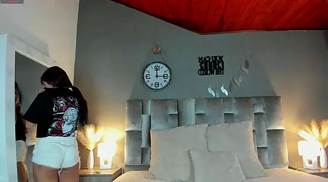 Snapshot of alaia-rogers chatting on 02/28/25, 11:36 alaia-rogers online show from 02/28/25, 11:36