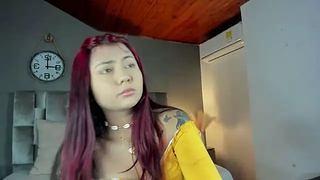 Snapshot of alaia-rogers chatting on 03/12/25, 11:43 alaia-rogers online show from 03/12/25, 11:43