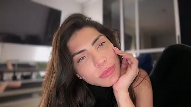 angelturned001 online show from 10/10/25, 09:10