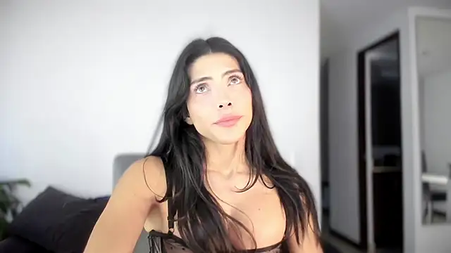 angelturned001 online show from 11/21/25, 10:42