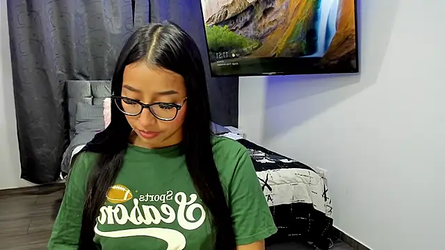 Snapshot of isa_bellaa0 chatting on 12/21/24, 04:52 isa bellaa0 online show from 12/21/24, 04:52