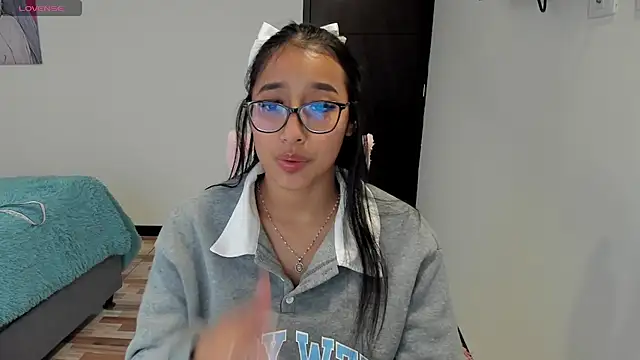 Snapshot of isa_bellaa0 chatting on 02/18/25, 02:16 isa bellaa0 online show from 02/18/25, 02:16