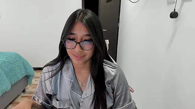 Snapshot of isa_bellaa0 chatting on 02/19/25, 01:51 isa bellaa0 online show from 02/19/25, 01:51