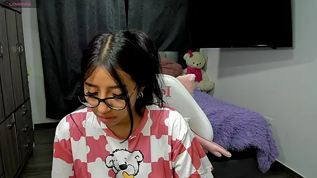 Snapshot of isa_bellaa0 chatting on 12/31/24, 08:37 isa bellaa0 online show from 12/31/24, 08:37