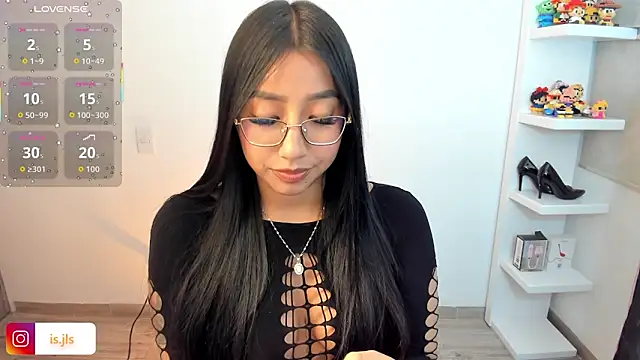 Snapshot of isa_bellaa0 chatting on 11/06/25, 04:16 isa bellaa0 online show from 11/06/25, 04:16