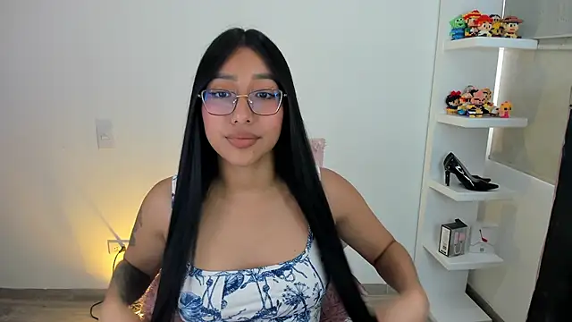 Snapshot of isa_bellaa0 chatting on 12/02/25, 01:02 isa bellaa0 online show from 12/02/25, 01:02