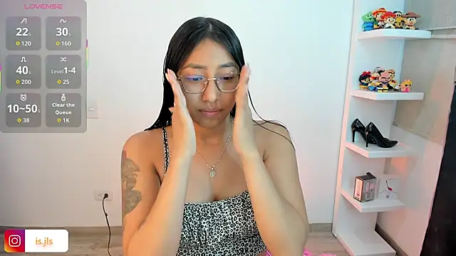 Snapshot of isa_bellaa0 chatting on 11/11/25, 11:05 isa bellaa0 online show from 11/11/25, 11:05