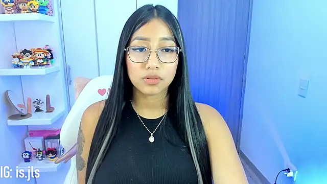 Snapshot of isa_bellaa0 chatting on 09/23/25, 03:57 isa bellaa0 online show from 09/23/25, 03:57