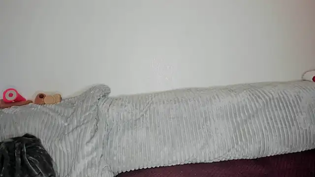 Snapshot of Mlleeffy chatting on 12/14/25, 08:03 Mlleeffy online show from 12/14/25, 08:03