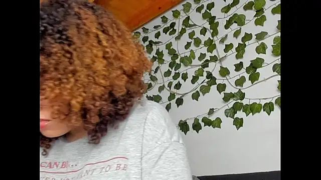 Snapshot of Ada_gales_ chatting on 03/23/25, 12:26 Ada gales online show from 03/23/25, 12:26