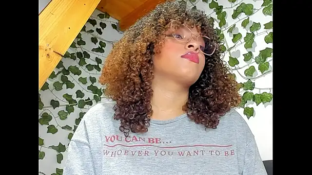 Snapshot of Ada_gales_ chatting on 03/22/25, 02:59 Ada gales online show from 03/22/25, 02:59