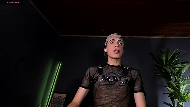 Snapshot of Angel_Snowhotxxx chatting on 11/28/25, 11:16 Angel Snowhotxxx online show from 11/28/25, 11:16