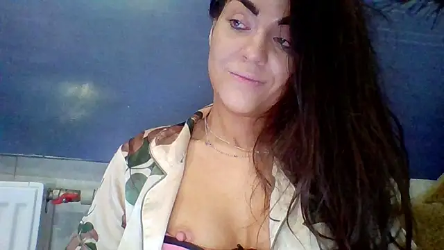 Snapshot of AliceTailor chatting on 07/05/26, 05:47 AliceTailor online show from 07/05/26, 05:47
