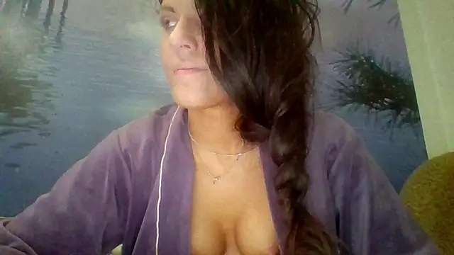 Snapshot of AliceTailor chatting on 07/07/26, 08:45 AliceTailor online show from 07/07/26, 08:45