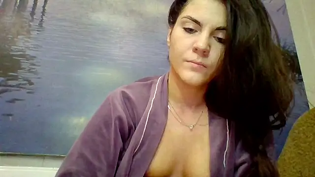 Snapshot of AliceTailor chatting on 06/09/26, 10:44 AliceTailor online show from 06/09/26, 10:44
