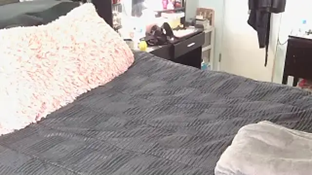 Snapshot of exxxtrasmall chatting on 11/16/25, 05:34 exxxtrasmall online show from 11/16/25, 05:34