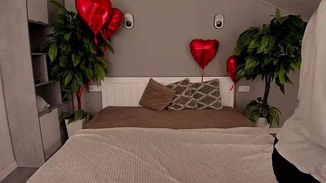 IceDanielles online show from 03/16/25, 03:17