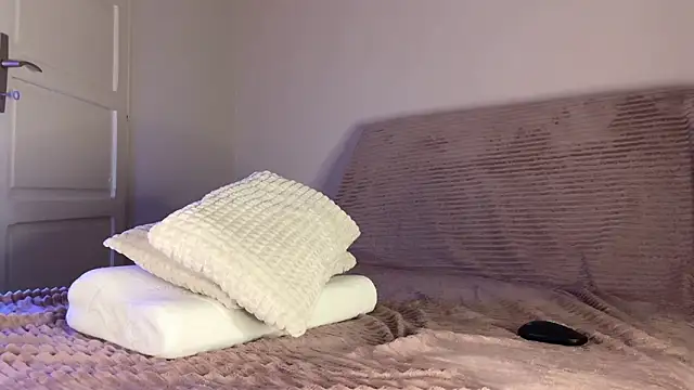 itsmaxxbaby  online show from 02/08/26, 05:27