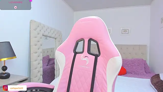 carlaperez  online show from 11/30/25, 12:00