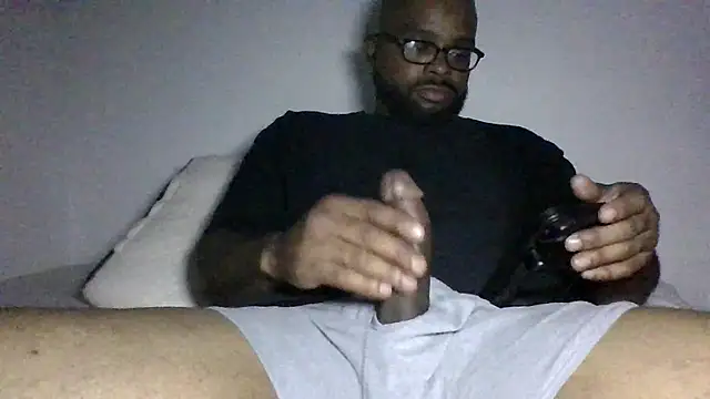 Snapshot of Enos3 chatting on 09/21/25, 03:00 Enos3 online show from 09/21/25, 03:00