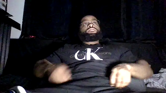 Snapshot of Enos3 chatting on 11/26/25, 12:27 Enos3 online show from 11/26/25, 12:27