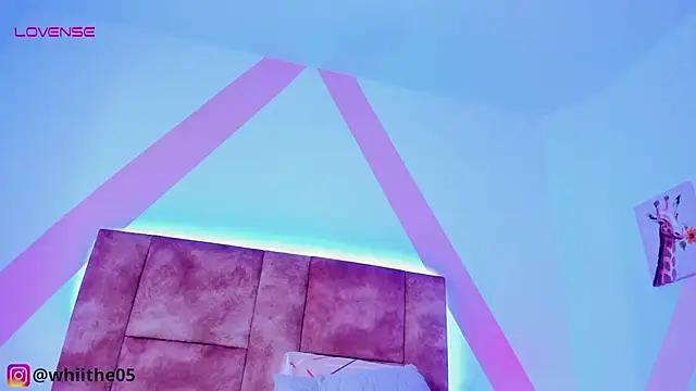 Snapshot of isabella_whiithe chatting on 02/24/25, 11:41 isabella whiithe online show from 02/24/25, 11:41