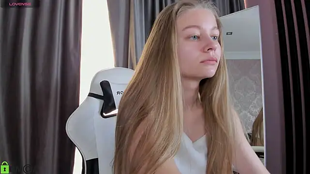 Polumna cute online show from 09/14/25, 10:04