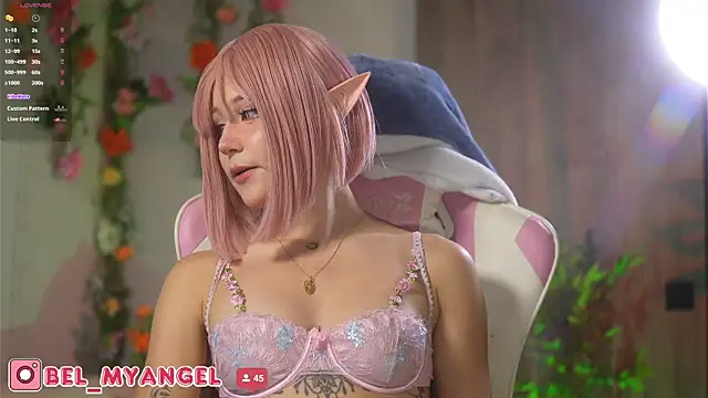 Bella-Franco online show from 10/28/25, 03:44