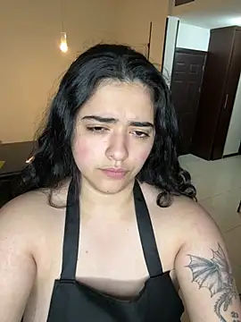 Snapshot of Ales_Kitten chatting on 12/16/25, 02:16 Ales Kitten online show from 12/16/25, 02:16