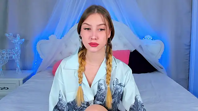 Snapshot of VitalinaBlue chatting on 11/29/25, 01:28 VitalinaBlue online show from 11/29/25, 01:28