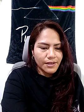 Snapshot of ZUCAAT chatting on 10/10/25, 04:13 ZUCAAT online show from 10/10/25, 04:13