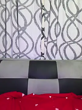 Snapshot of ZUCAAT chatting on 02/22/25, 02:39 ZUCAAT online show from 02/22/25, 02:39