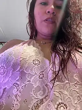 Snapshot of ZUCAAT chatting on 02/22/25, 05:44 ZUCAAT online show from 02/22/25, 05:44