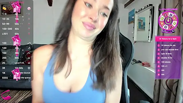 Snapshot of PlayfulGoddess chatting on 09/17/25, 09:44 PlayfulGoddess online show from 09/17/25, 09:44