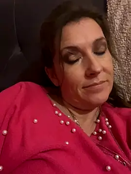 Lwhite1 online show from 11/12/25, 12:48