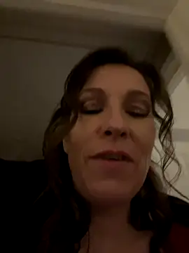 Lwhite1 online show from 11/28/25, 04:29