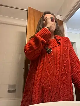 Lwhite1 online show from 10/10/25, 11:27