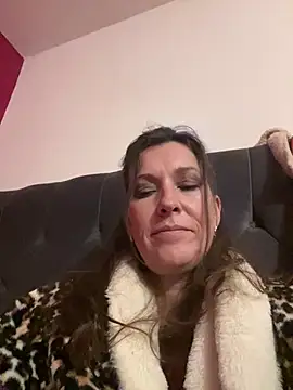 Lwhite1 online show from 04/16/26, 10:23