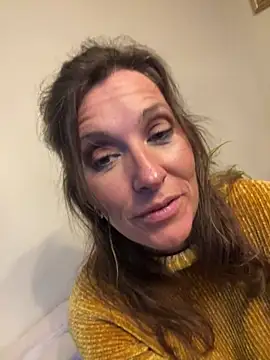 Lwhite1 online show from 02/06/26, 04:47