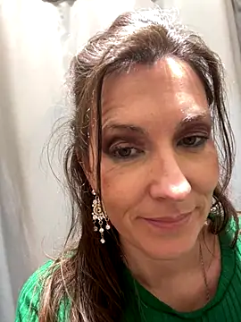 Lwhite1 online show from 12/18/25, 04:22