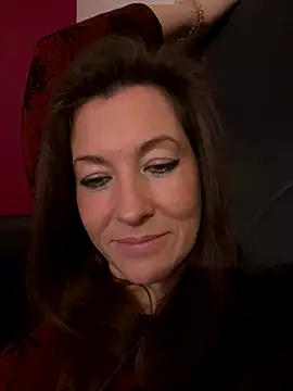 Lwhite1 online show from 11/21/25, 04:28