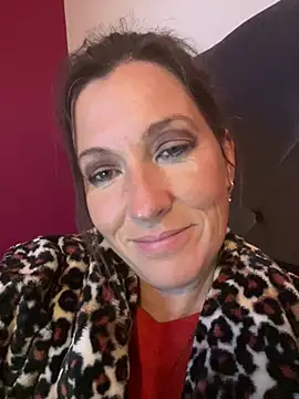 Lwhite1 online show from 02/12/26, 04:51