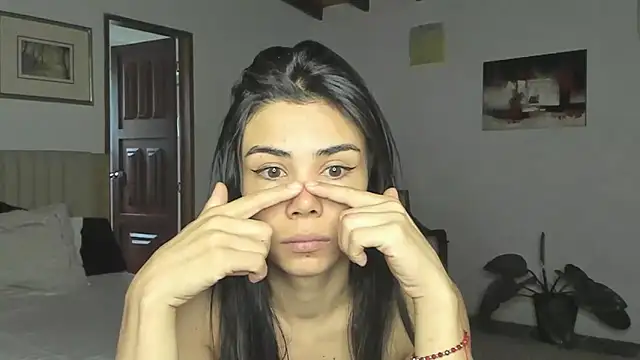 AnaHenao online show from 02/02/26, 12:37