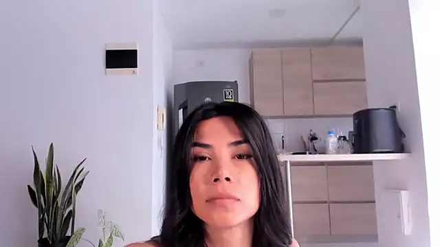 AnaHenao online show from 12/04/25, 07:57